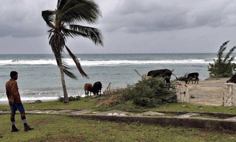SRE activa atención consular para mexicanos ante impacto del huracán “Melissa” en el Caribe