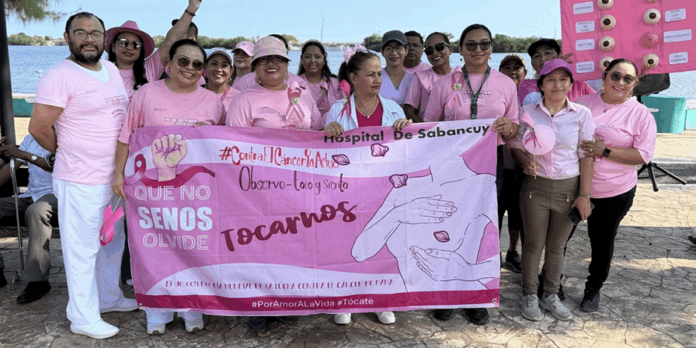 Sabancuy se tiñe de rosa la marcha que alza la voz contra el cáncer de mama