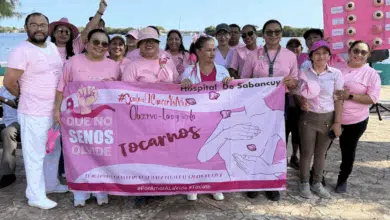 Sabancuy se tiñe de rosa la marcha que alza la voz contra el cáncer de mama