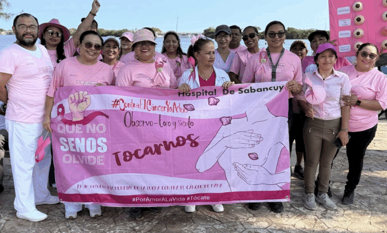 Sabancuy se tiñe de rosa la marcha que alza la voz contra el cáncer de mama