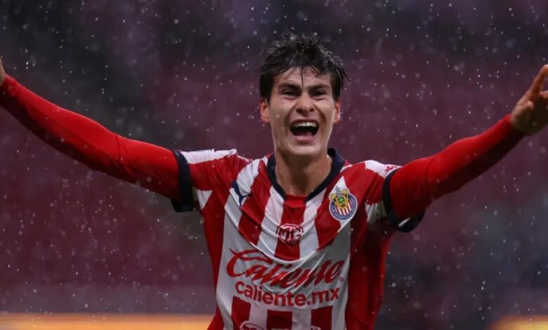 "La Hormiga" González se mete a la carrera de goleo (Foto de internet)