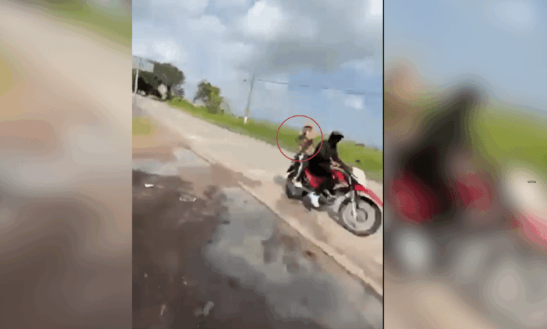 Un comerciante y activista comunitario, identificado como "Nico", fue víctima de un violento ataque a balazos mientras realizaba una transmisión en vivo por redes sociales desde el municipio de Salvatierra, Guanajuato.