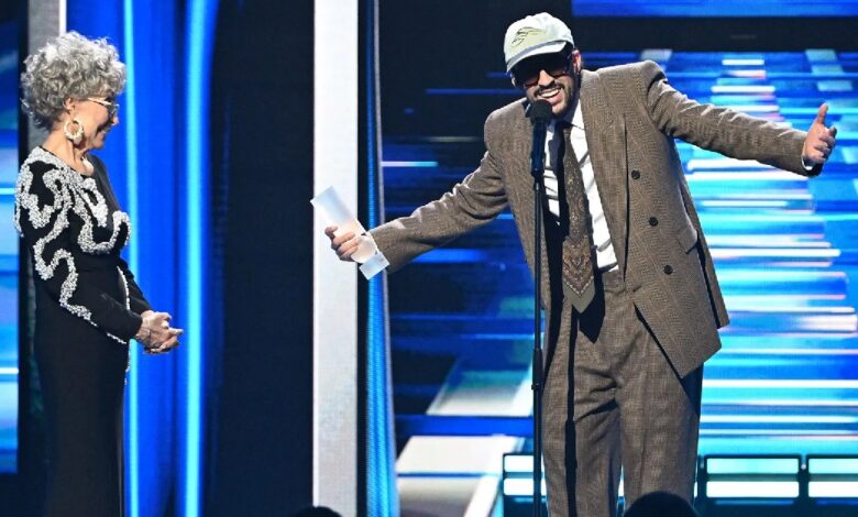 Bad Bunny junto a Rita Moreno en premio Billboard al Artista Latino del Siglo XXI (Foto de internet)