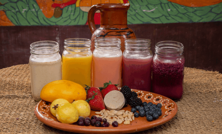 El pulque vive un momento de recuperación cultural y gastronómica. Cada vez más jóvenes redescubren su origen prehispánico y se animan a preparar versiones caseras de esta bebida fermentada.