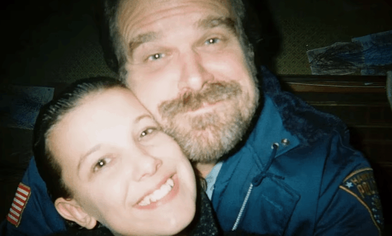 Millie Bobby Brown habría acusado a David Harbour de acoso en el set de Stranger Things