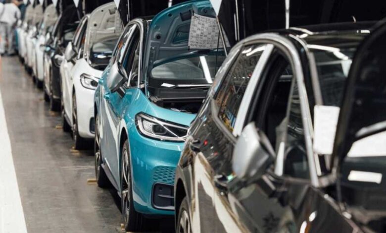 Producción de autos eléctricos e híbridos en México crece 34% en 2025