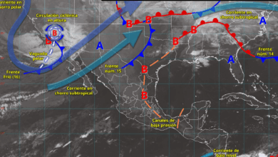 Para hoy, el nuevo frente frío (núm. 16) que se aproximará al noroeste del país, asociado con una circulación ciclónica en altura y con una vaguada polar, en interacción con las corrientes en chorro polar y subtropical, dará origen a la primera tormenta invernal de la temporada.