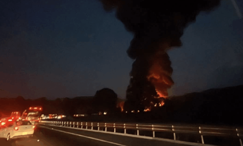 Una pipa de gas explotó en un tramo de la Autopista México-Puebla, específicamente en el municipio de Ixtapaluca, Estado de México.