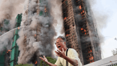 Un incendio devastador en un complejo residencial del distrito Tai Po, en Hong Kong, dejó como saldo preliminar al menos 13 personas muertas y 15 heridas.