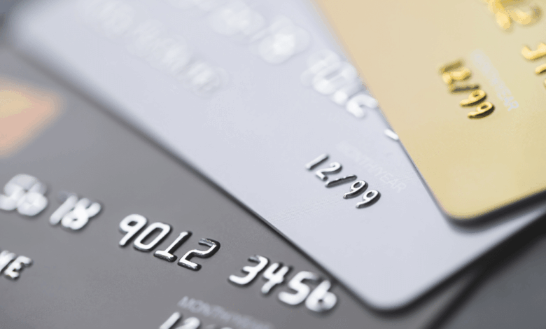 Senado alista reforma para prohibir cargos por cancelar tarjetas de crédito