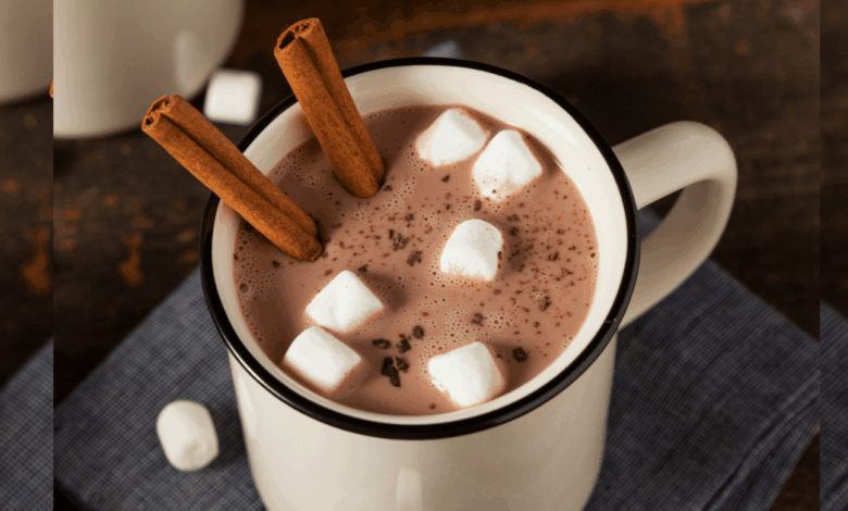 Te guiamos paso a paso para lograr un chocolate caliente espeso y lleno de sabor, con una variante gourmet que utiliza bombones de chocolate oscuro para una experiencia aún más rica y decadente.