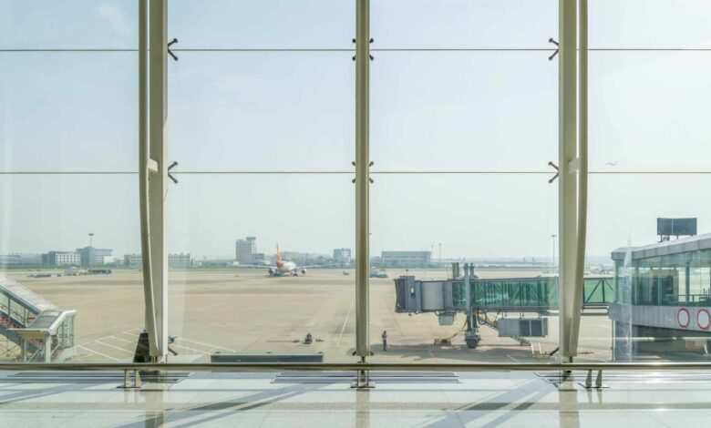 El Instituto Nacional de Aeronáutica Civil (INAC) de Venezuela exigió a aerolíneas internacionales reactivar sus vuelos en un plazo de 48 horas, pese a las alertas de seguridad emitidas por la Administración Federal de Aviación (FAA) de Estados Unidos.