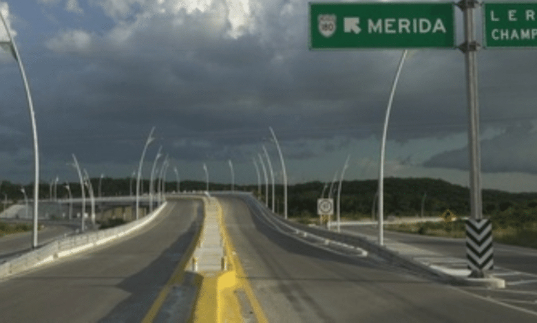 Las autoridades analizan contratar un financiamiento para rehabilitar carreteras estratégicas que conectan zonas productivas en Campeche. | Foto: Gob MX