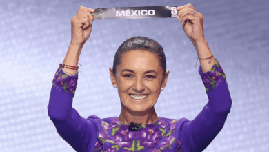 Claudia Sheinbaum luce bordado istmeño en sorteo del Mundial 2026 y destaca el arte textil de Oaxaca