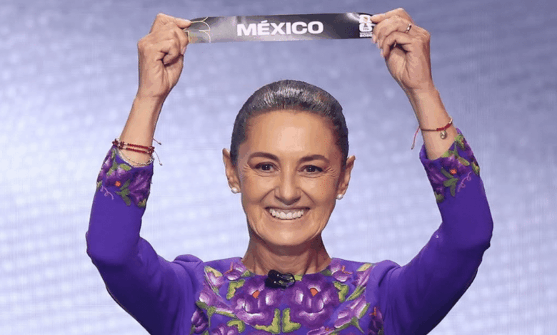 Claudia Sheinbaum luce bordado istmeño en sorteo del Mundial 2026 y destaca el arte textil de Oaxaca