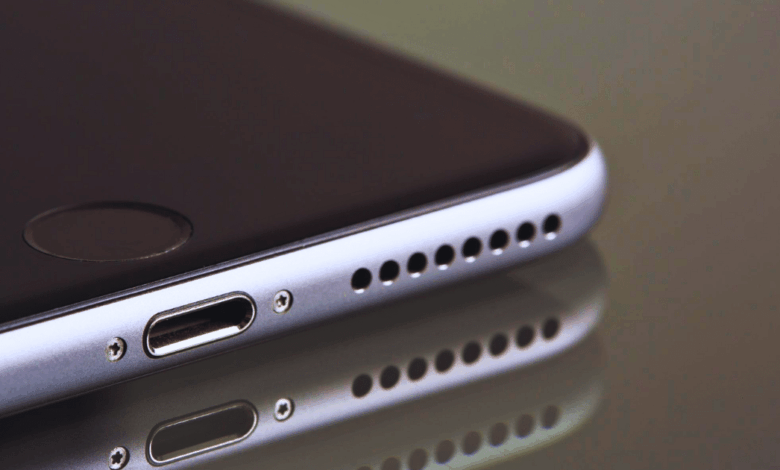 Cómo limpiar el altavoz del celular sin dañarlo