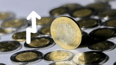 Peso se fortalece mientras el dólar retrocede y crece expectativa por la Fed