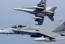 Este martes 9 de diciembre de 2025, dos aviones de combate F/A-18 de la Marina de Estados Unidos realizaron un sobrevuelo sobre el Golfo de Venezuela, según datos de plataformas públicas de rastreo de vuelos.