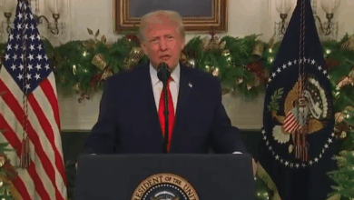 Desde la Casa Blanca, el presidente de Estados Unidos, Donald Trump, ofreció un mensaje a la nación en el que colocó a la migración como eje central de los problemas económicos, sociales y de seguridad del país, utilizando una narrativa de confrontación e intimidación dirigida especialmente a las personas migrantes