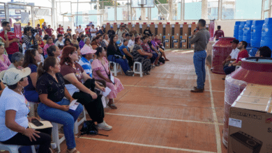 En la colonia Revolución entregan hogares equipados y cisternas a familias campechanas