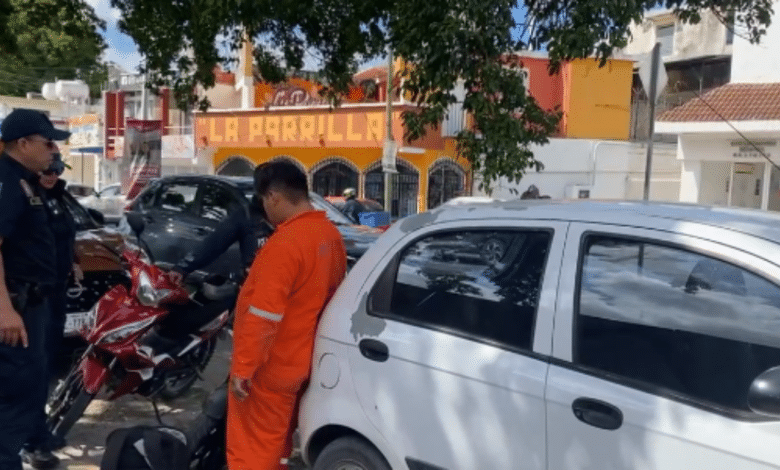 Motociclista se desmaya y derrapa sobre la avenida López Mateos