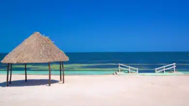 Playa de Campeche con aguas tranquilas y ambiente relajado