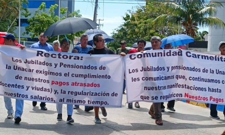 Protesta de jubilados en Ciudad del Carmen por pagos pendientes