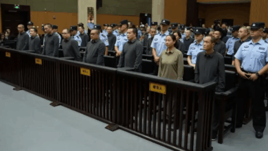 Los condenados formaban parte de una organización vinculada a complejos criminales dedicados al fraude en línea, explotación de trabajadores y actividades ilegales en la región de Kokang, en Myanmar.