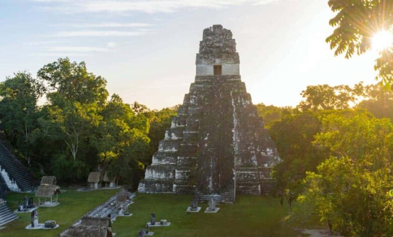Tikal, joya arqueológica de Guatemala en medio de la selva