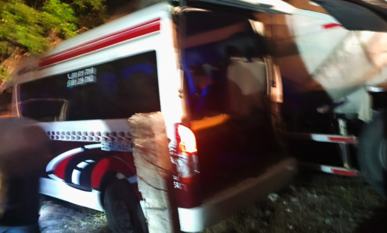 Aparatoso accidente en la vía Escárcega-Champotón provoca movilización