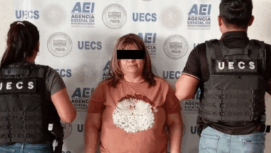 Detienen en Oaxaca a funcionaria del Registro Civil por venta de actas falsas a migrantes