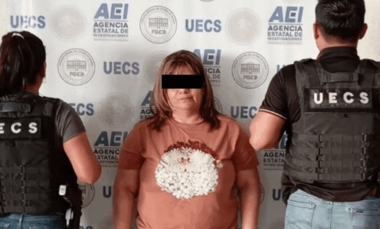 Detienen en Oaxaca a funcionaria del Registro Civil por venta de actas falsas a migrantes