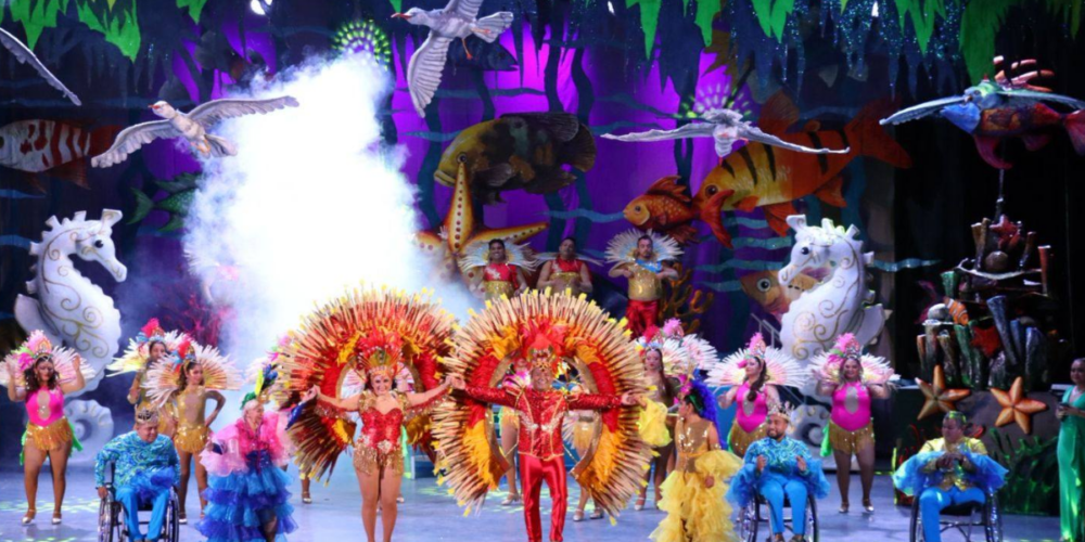 Entregan símbolos reales a Reyes del DIF Carmen, Campeche