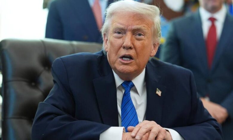 Donald Trump dice que ya es demasiado tarde para dialogar con Irán. Imagen: Los Angeles Times.