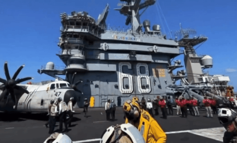 Embajador de EU y autoridades mexicanas visitan el portaviones USS Nimitz en aguas del Pacífico