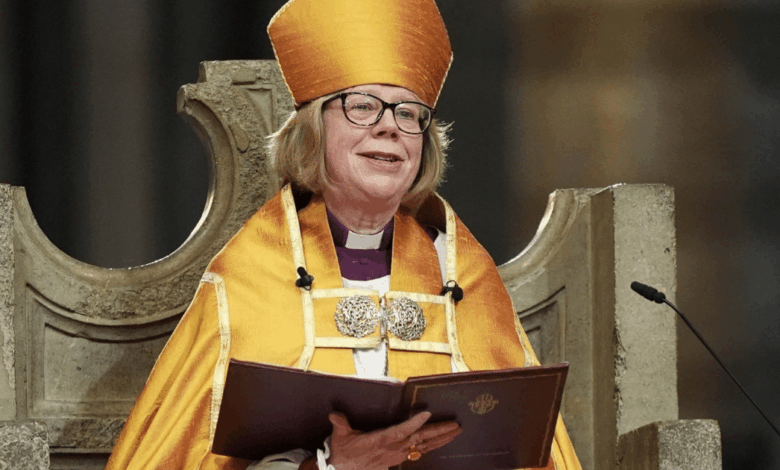 Sarah Mullally, de 63 años, la primera arzobispa (Foto de Reuters)