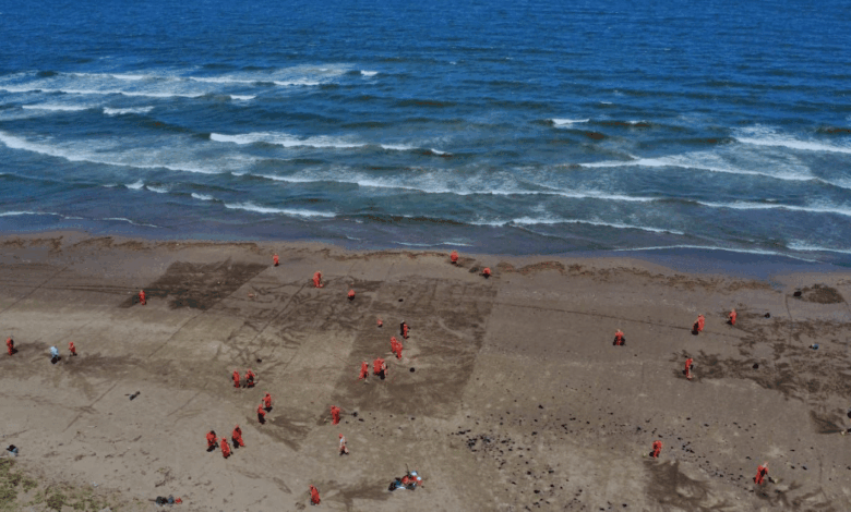 Gobierno de México refuerza acciones integrales ante presencia de hidrocarburos en costas del Golfo de México