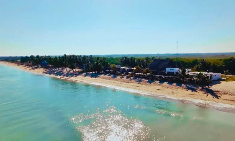 Megaoperativo libera de invasiones el malecón de Campeche