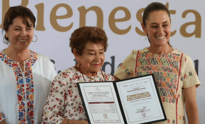 Claudia Sheinbaum entregan escrituras y condonaciones en Morelos