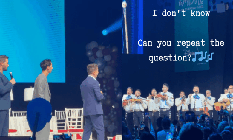 Malcolm, Reese y Francis reaccionan a la intro de Malcolm el de en medio en versión mariachi durante evento en México