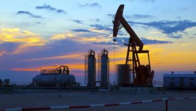 Precios del petróleo suben y rozan los 120 dólares por barril