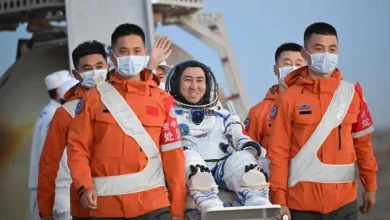 Astronautas de China regresan a la Tierra tras 210 días