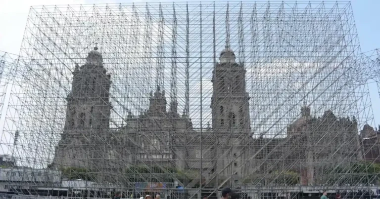 avanza montaje del fifa fan fest en el zócalo para el mundial 2026