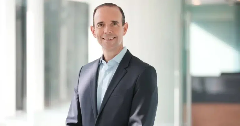 banamex designa a rené pimentel como nuevo director corporativo de banca e inversión