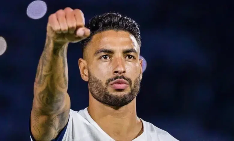nathan silva toca el trofeo de liga mx y desata temor en pumas (1)