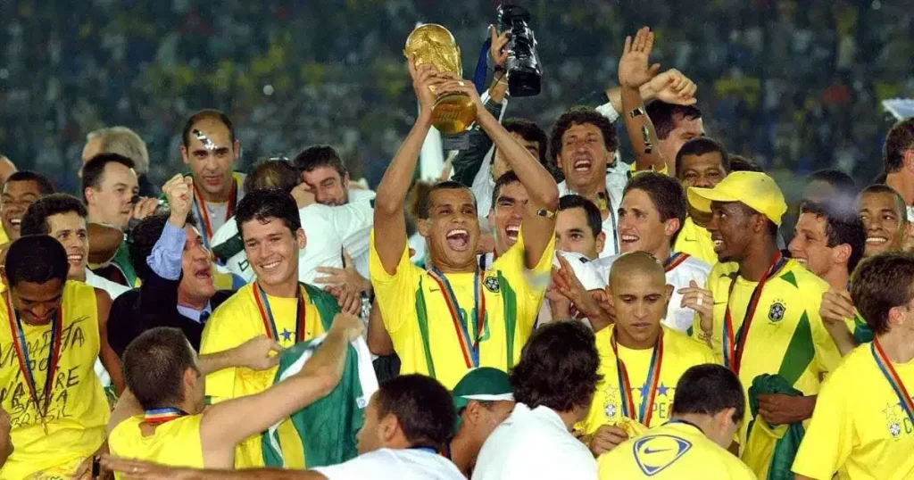 Últimos dos campeones del mundo salieron del grupo c (2)