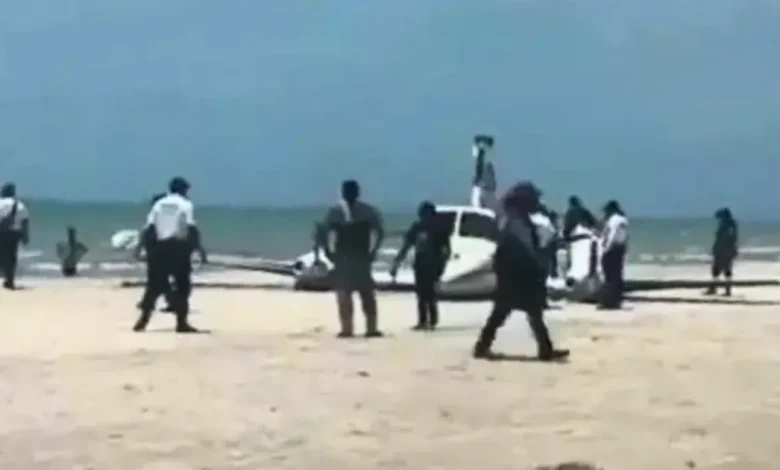 avioneta aterriza de emergencia en playa de carmen