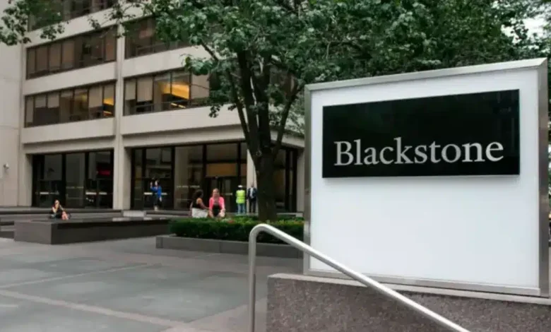 blackstone restringe retiros en su fondo de crédito privado ante aumento de solicitudes de reembolso