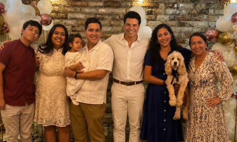 chayanne sorprende a sus fans y enciende el día del padre pide crear fotos con ia y se vuelve viral