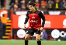 Gilberto Mora renueva contrato con Xolos, usará el 10